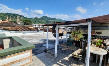 CASA EN VENTA EN EL CENTRO/CHINCHINA