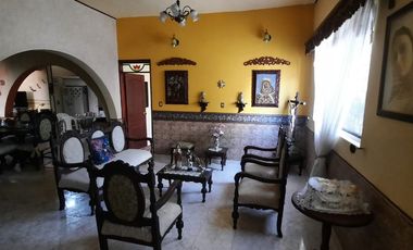 CASA EN VENTA EN EL CENTRO/CHINCHINA