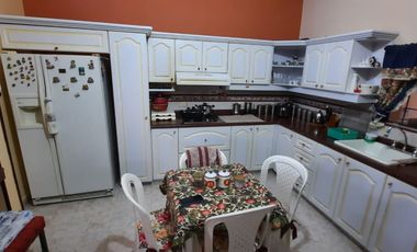 CASA EN VENTA EN EL CENTRO/CHINCHINA