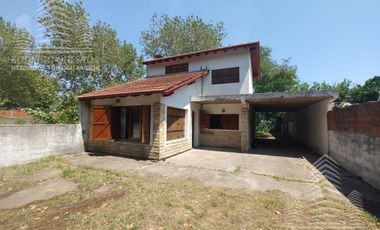 Casa en venta de 3 dormitorios c/ cochera en Costa Azul