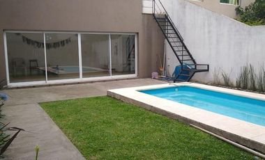 Excelente departamento de 2 ambientes al contrafrente c/cochera. Banfield E