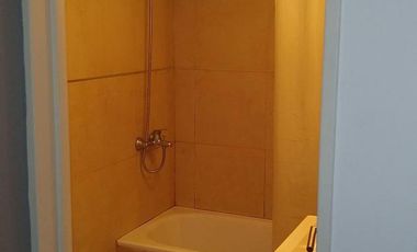 Excelente departamento de 2 ambientes al contrafrente c/cochera. Banfield E