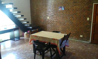 Casa al FTE con 2 dorm y casa al C/FTE con 3 dorm en 2 plantas. Ideal 2 familias. R de Escalada