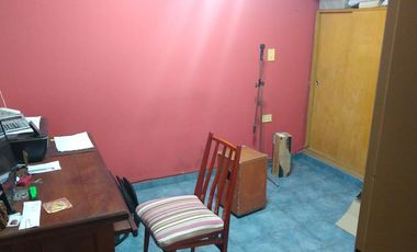 Casa al FTE con 2 dorm y casa al C/FTE con 3 dorm en 2 plantas. Ideal 2 familias. R de Escalada