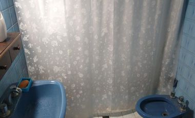 Casa al FTE con 2 dorm y casa al C/FTE con 3 dorm en 2 plantas. Ideal 2 familias. R de Escalada