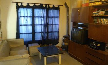 Casa al FTE con 2 dorm y casa al C/FTE con 3 dorm en 2 plantas. Ideal 2 familias. R de Escalada