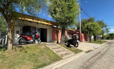 Block de 1 casa 3 deptos y 1 local