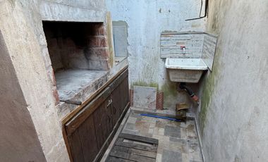 Block de 1 casa 3 deptos y 1 local