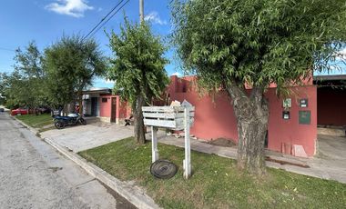 Block de 1 casa 3 deptos y 1 local