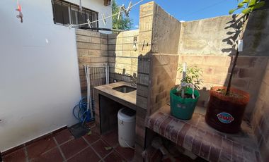 Block de 1 casa 3 deptos y 1 local