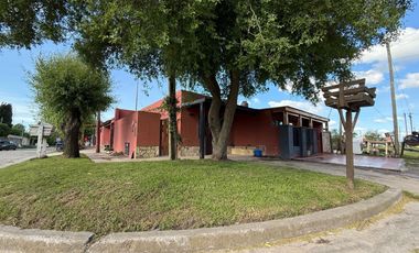 Block de 1 casa 3 deptos y 1 local