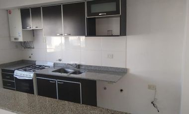 Semipiso de 3 AMB C/ cochera. Excelente ubicación. Alquilado H/ Junio de 2025- Banfield E.