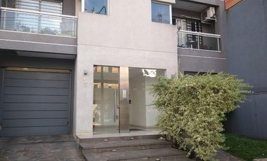 Semipiso de 3 AMB C/ cochera. Excelente ubicación. Alquilado H/ Junio de 2025- Banfield E.