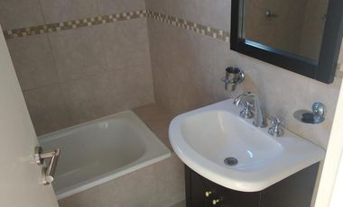 Semipiso de 3 AMB C/ cochera. Excelente ubicación. Alquilado H/ Junio de 2025- Banfield E.