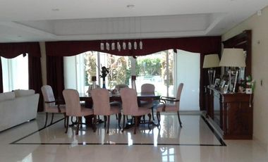 ESPECTACULAR!! CHALET DE ESTILO 1600 M²  VISTA AL GOLF