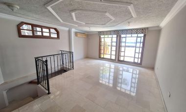 Casa en alquiler, Kennedy Norte,Guayaquil | 4 dormitorios   estudio para oficinas o consultorios