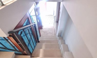 Casa en alquiler, Kennedy Norte,Guayaquil | 4 dormitorios   estudio para oficinas o consultorios