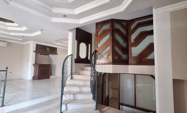 Casa en alquiler, Kennedy Norte,Guayaquil | 4 dormitorios   estudio para oficinas o consultorios