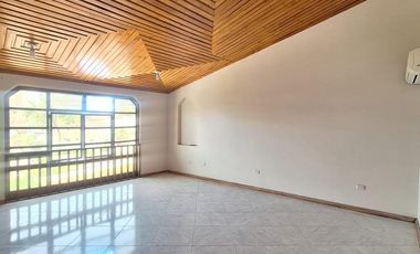 Casa en alquiler, Kennedy Norte,Guayaquil | 4 dormitorios   estudio para oficinas o consultorios