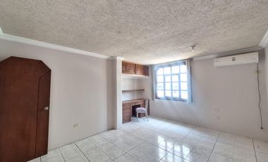 Casa en alquiler, Kennedy Norte,Guayaquil | 4 dormitorios   estudio para oficinas o consultorios