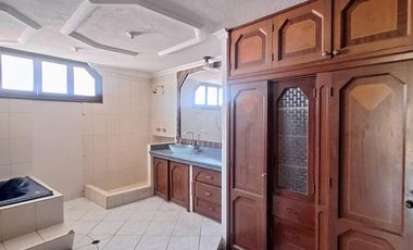 Casa en alquiler, Kennedy Norte,Guayaquil | 4 dormitorios   estudio para oficinas o consultorios