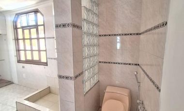 Casa en alquiler, Kennedy Norte,Guayaquil | 4 dormitorios   estudio para oficinas o consultorios