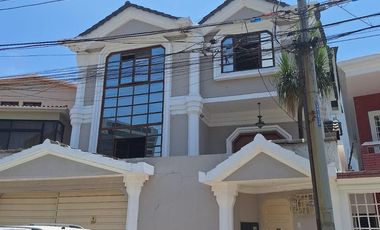 Casa en alquiler, Kennedy Norte,Guayaquil | 4 dormitorios   estudio para oficinas o consultorios