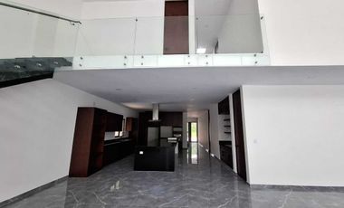 CASA EN VENTA EN PRIVADA TAMARA ,ZONA COUNTRY