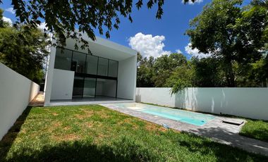 CASA EN VENTA EN PRIVADA TAMARA ,ZONA COUNTRY