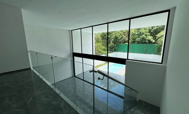 CASA EN VENTA EN PRIVADA TAMARA ,ZONA COUNTRY