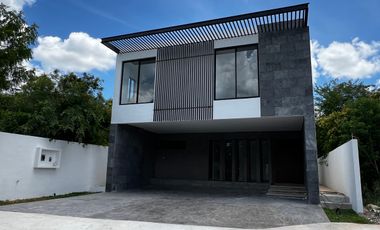 CASA EN VENTA EN PRIVADA TAMARA ,ZONA COUNTRY