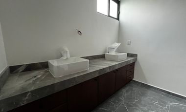 CASA EN VENTA EN PRIVADA TAMARA ,ZONA COUNTRY