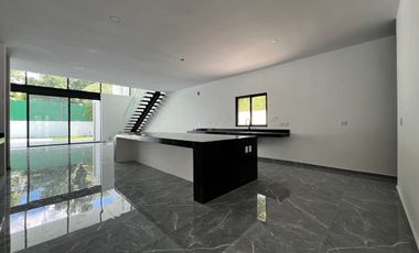 CASA EN VENTA EN PRIVADA TAMARA ,ZONA COUNTRY