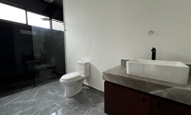 CASA EN VENTA EN PRIVADA TAMARA ,ZONA COUNTRY