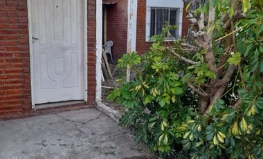 Casa en venta - 8 Dormitorios 7 Baños - Cocheras - 600Mts2 - Ezpeleta