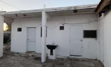 Casa en venta - 8 Dormitorios 7 Baños - Cocheras - 600Mts2 - Ezpeleta