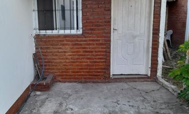 Casa en venta - 8 Dormitorios 7 Baños - Cocheras - 600Mts2 - Ezpeleta