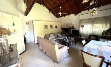 Venta, Casa, 3 ambientes, Pileta, Cochera, quincho, Tortuguitas, Apto credito