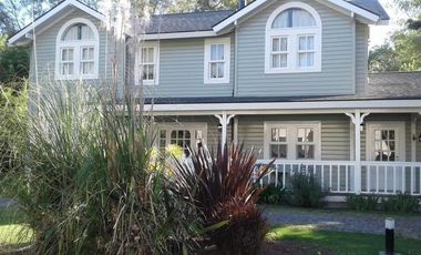 CHALET CON VISTA AL GOLF Y PISCINA EN COUNTRY EL PARAISO