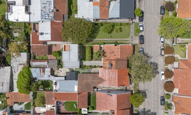 Venta - Casa 7 ambientes - Parque - Chauvin