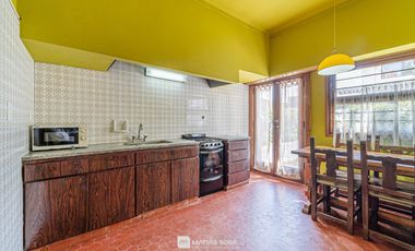 Venta - Casa 7 ambientes - Parque - Chauvin