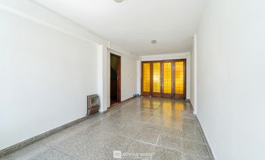 Venta - Casa 7 ambientes - Parque - Chauvin