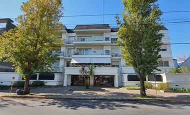 EXCLUSIVO DEPARTAMENTO DE 3 AMBIENTES CON COCHERA Y BAULERA