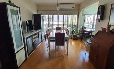 EXCLUSIVO DEPARTAMENTO DE 3 AMBIENTES CON COCHERA Y BAULERA