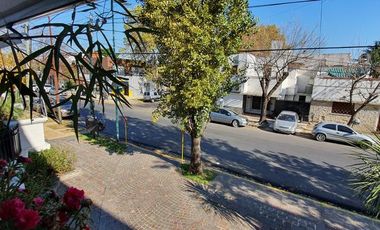 EXCLUSIVO DEPARTAMENTO DE 3 AMBIENTES CON COCHERA Y BAULERA