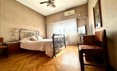 CASA 5 AMBIENTES SOBRE LOTE PROPIO Y LOCAL EN BARRACAS VENTA