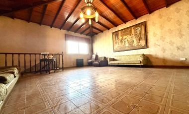 CASA 5 AMBIENTES SOBRE LOTE PROPIO Y LOCAL EN BARRACAS VENTA