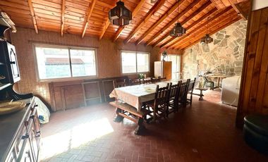 CASA 5 AMBIENTES SOBRE LOTE PROPIO Y LOCAL EN BARRACAS VENTA