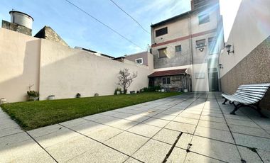 CASA 5 AMBIENTES SOBRE LOTE PROPIO Y LOCAL EN BARRACAS VENTA