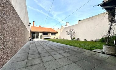 CASA 5 AMBIENTES SOBRE LOTE PROPIO Y LOCAL EN BARRACAS VENTA